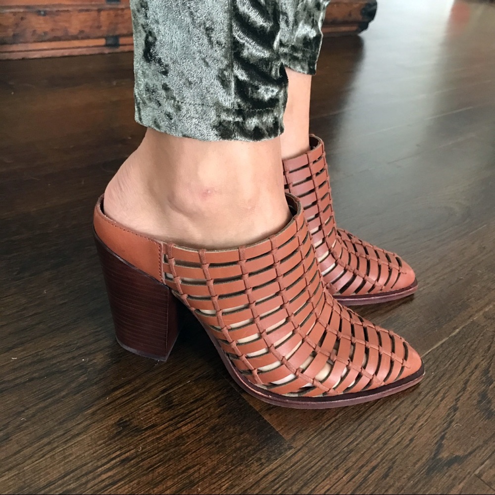 Size 9.5 🍂 DOLCE VITA KACIE MULES IN BROWN! - Picture 3 of 8